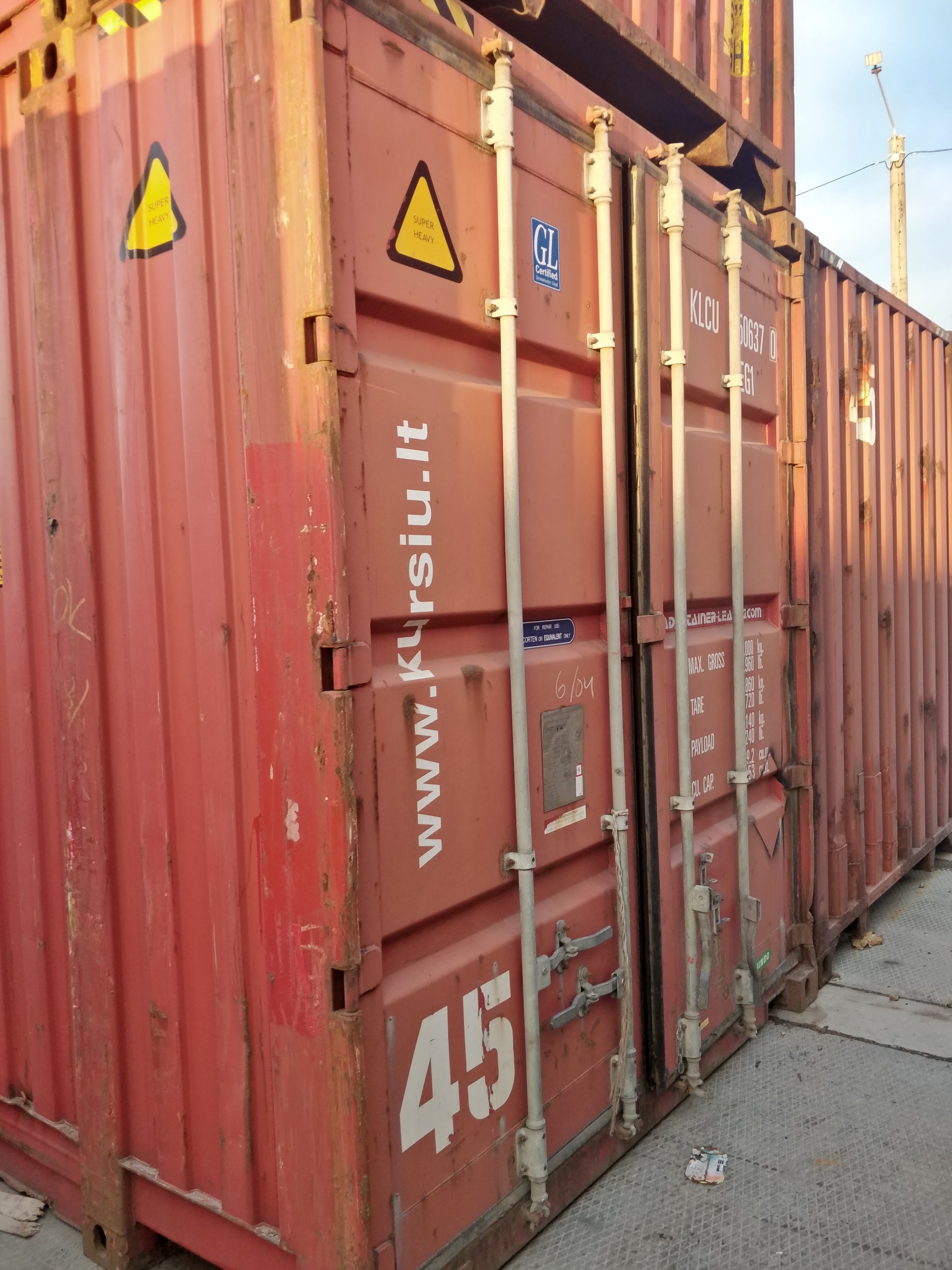 20RF Refrigerated containers 20 feets (used)